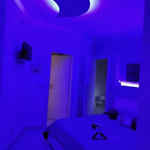 Sun & Moon Habitación en casa particular Bari